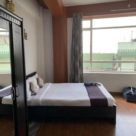 Holiday Hush Haven Hotel Шилонг Екстериор снимка