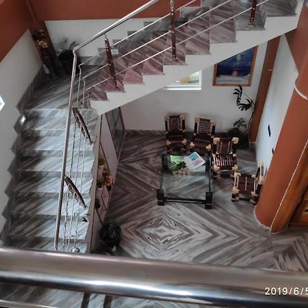 Holiday Hush Haven Hotel Шилонг Екстериор снимка