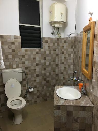 Holiday Hush Haven Hotel Шилонг Екстериор снимка